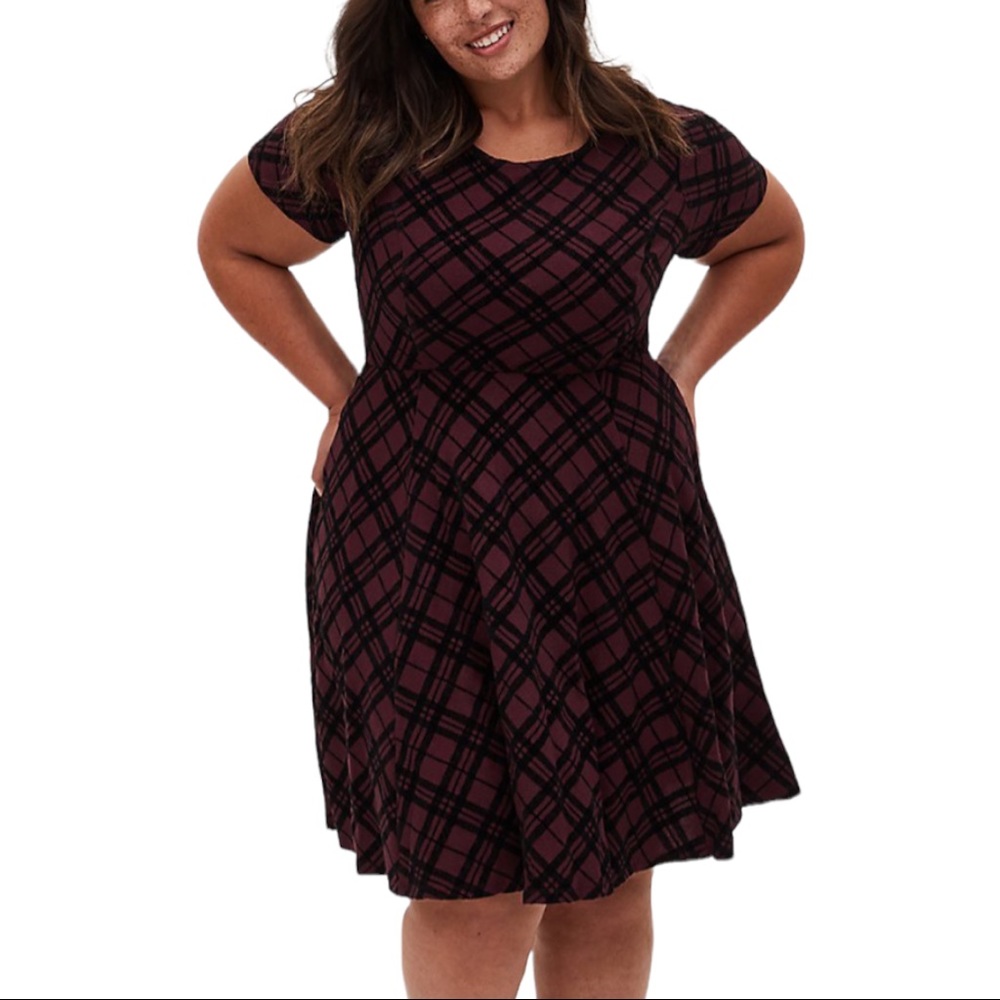 Torrid Plaid Textured Skater Dress Burgundy Red Pockets, Short Sleeve Size 1X